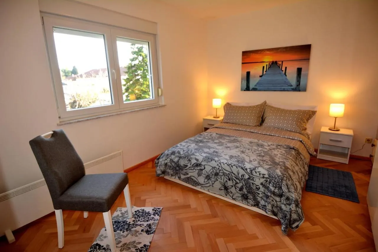 Apartment Ferienwohnung Apartman Monte Rizzi Pula